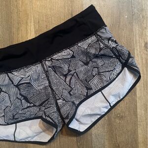 Lululemon Speed Short in Dottie Trib